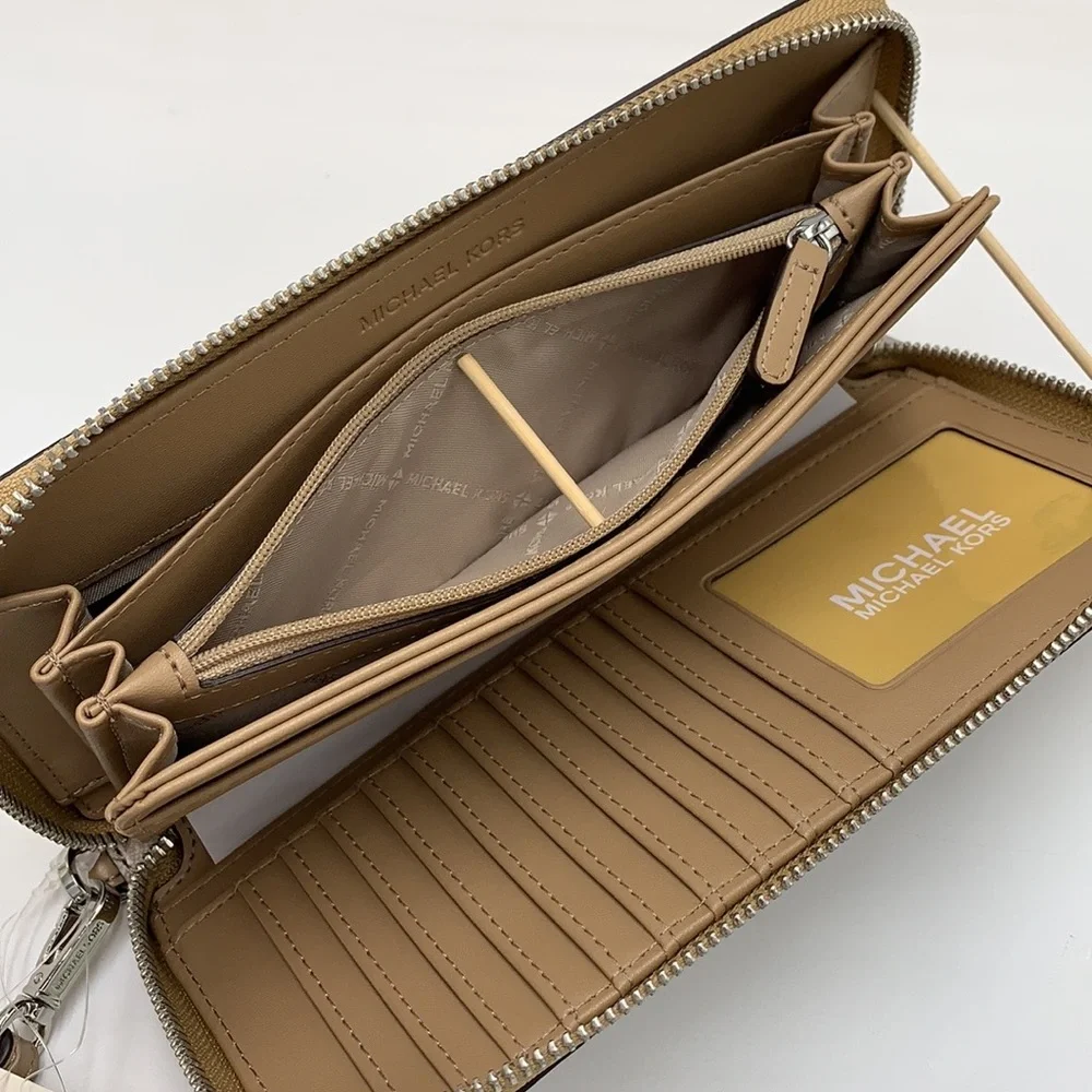 MICHAEL KORS LARGE TRAVEL CONTINENTAL WRISTLET WALLET CAMEL MULTI NWT